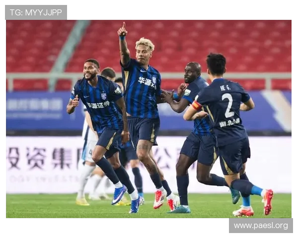 三镇4-1大胜英博，绍尔贝维斯传射建功